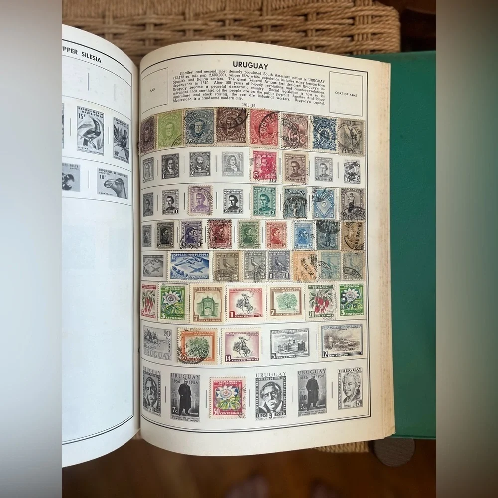 Rare Vintage H.E. Harris Senior Statesman World Stamp Album Collectible Stamps